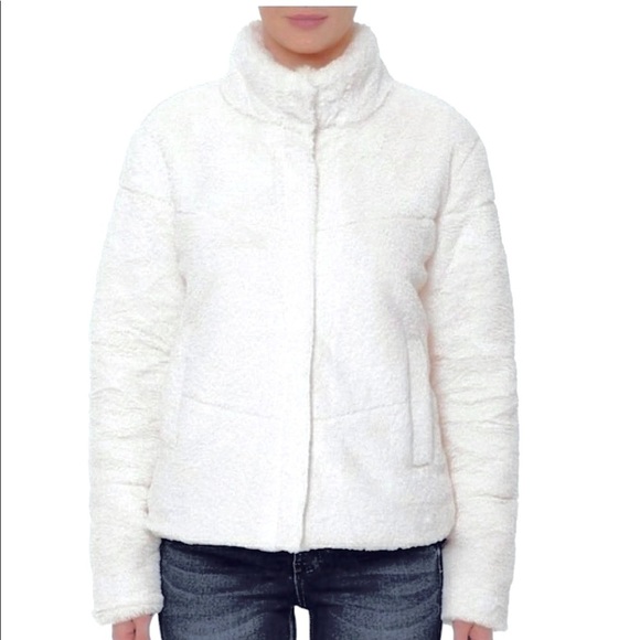 MONTREZ white plush faux fur chevron stitch jacket size S, NWT - Picture 3 of 5